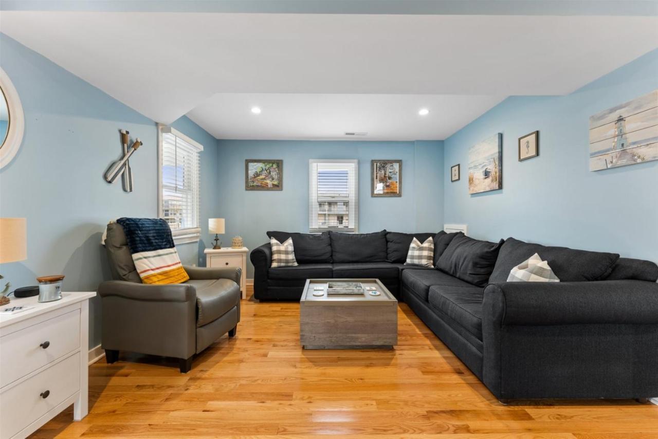 Newly Renovated 4 Bedroom Home Only 2 Blocks From The Beach! Wildwood Eksteriør billede