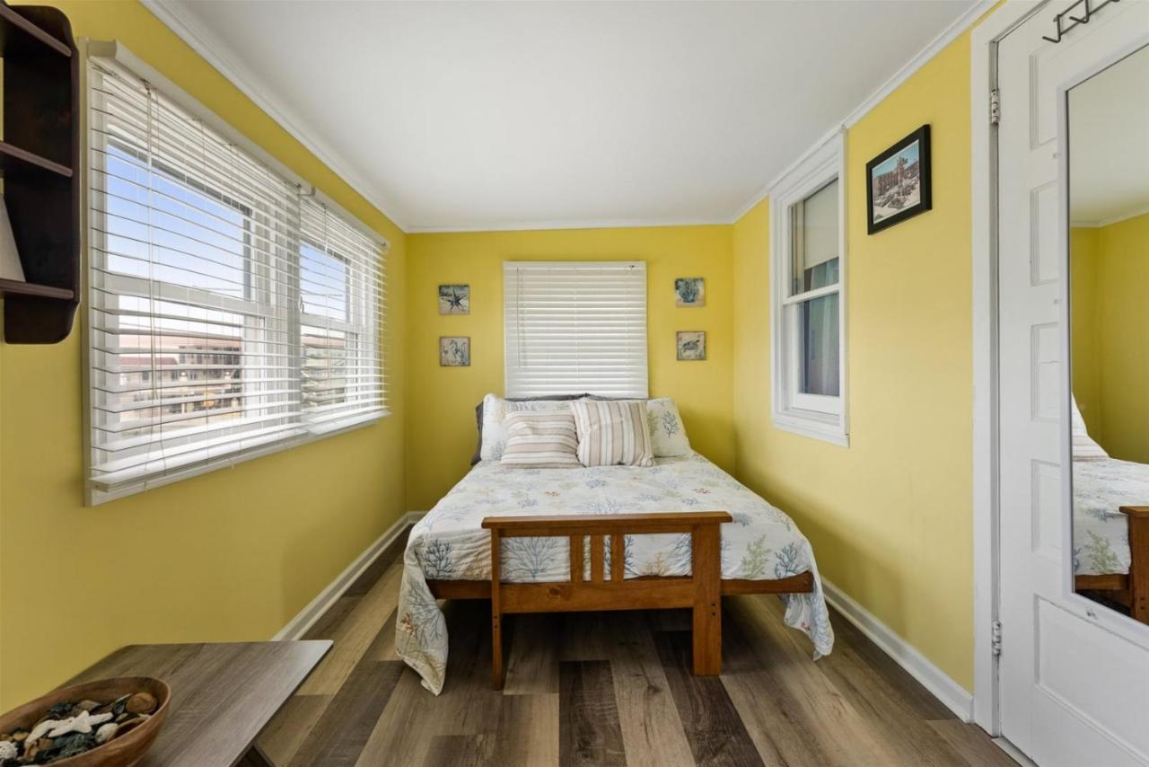 Newly Renovated 4 Bedroom Home Only 2 Blocks From The Beach! Wildwood Eksteriør billede