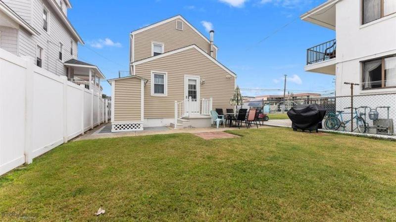 Newly Renovated 4 Bedroom Home Only 2 Blocks From The Beach! Wildwood Eksteriør billede