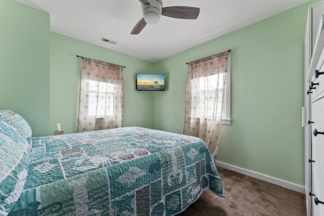 Newly Renovated 4 Bedroom Home Only 2 Blocks From The Beach! Wildwood Eksteriør billede