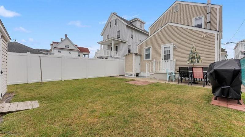 Newly Renovated 4 Bedroom Home Only 2 Blocks From The Beach! Wildwood Eksteriør billede